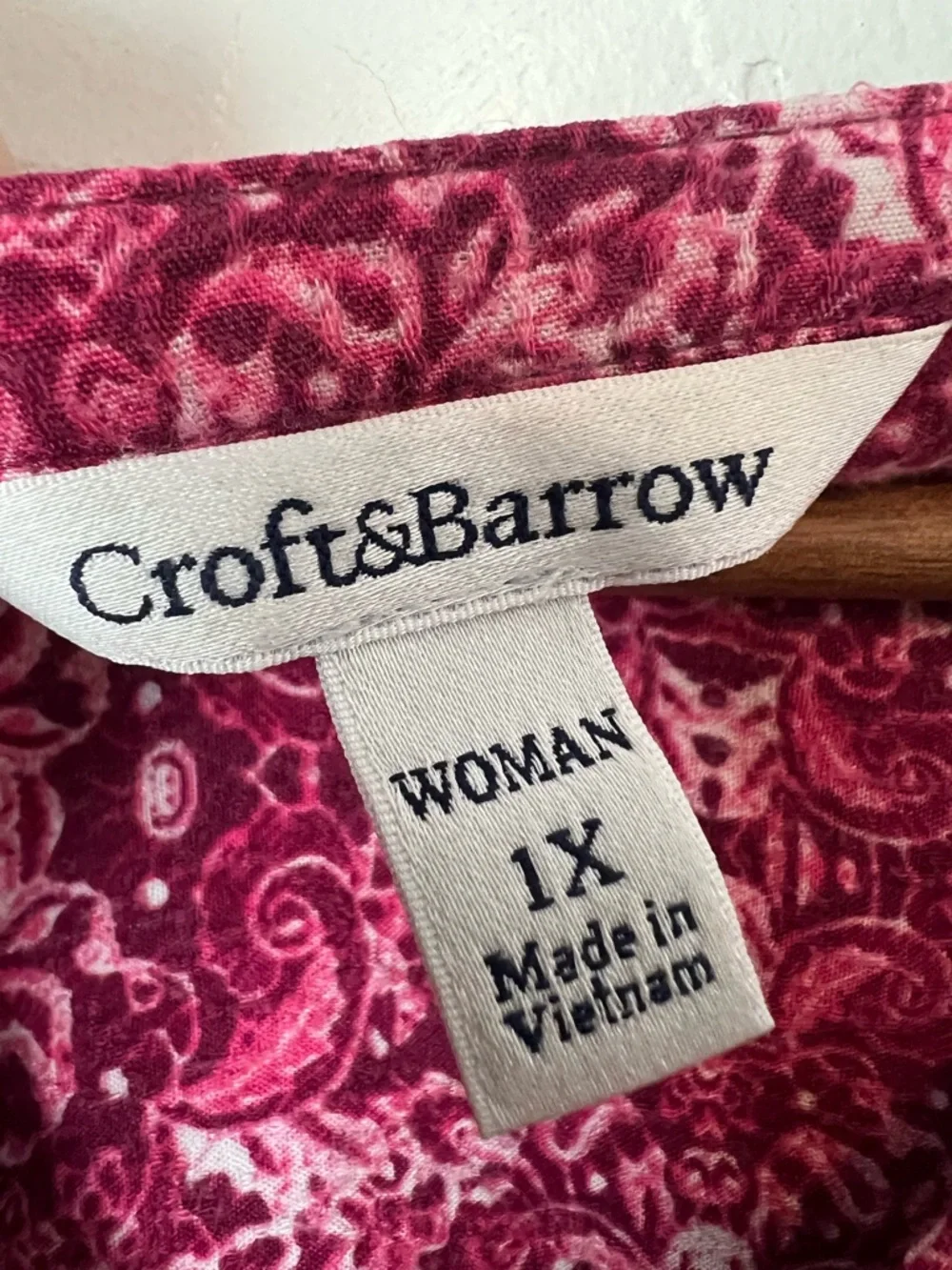 Croft & Barrow Pink Patterned V-Neck Women's Top Size 1X Boho - Picture 2 of 6